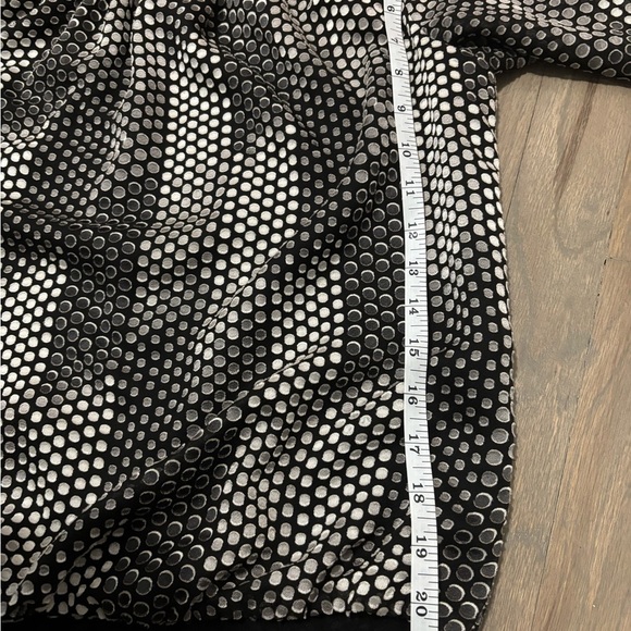 White House Black Market off the shoulder  blouse. Medium - Picture 5 of 6